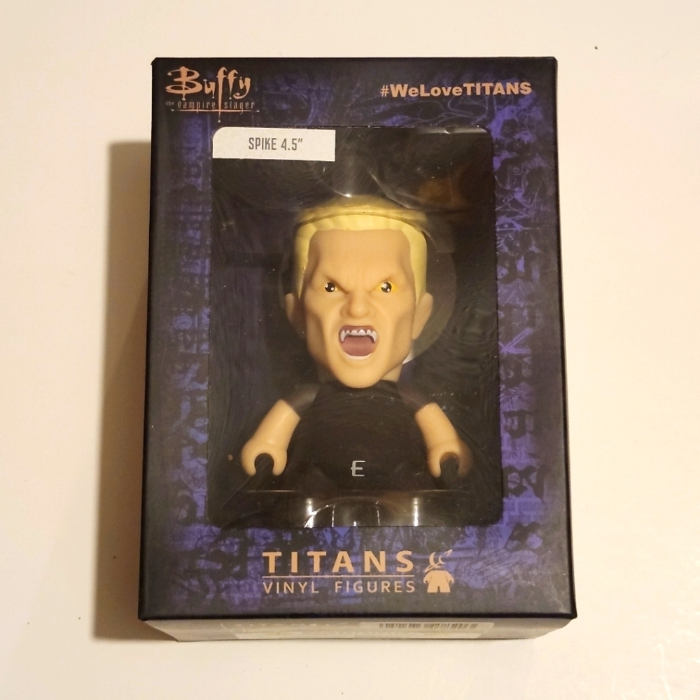 Buffy the Vampire Slayer Titan Character Figure - Spike - Exclusive